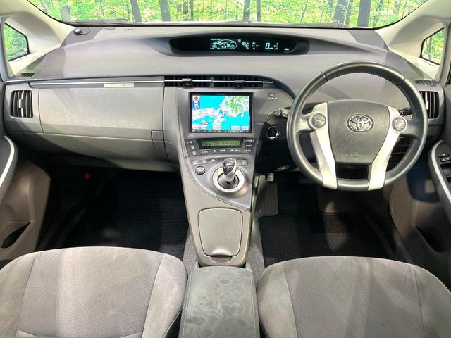 プリウス1.8 S LEDエディション