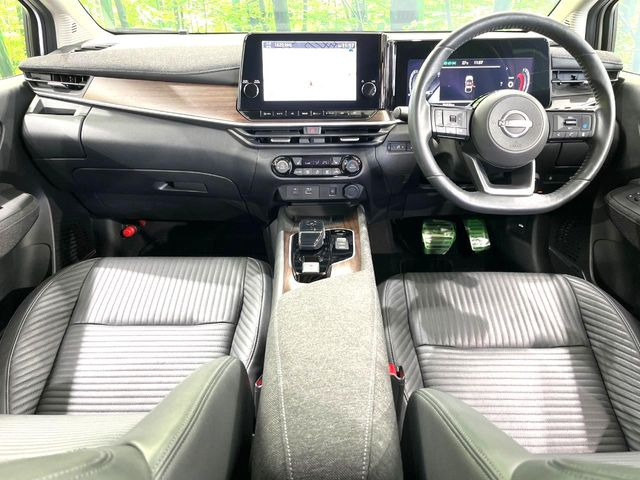ノートオーラ1.2 G FOUR レザーエディション 4WD