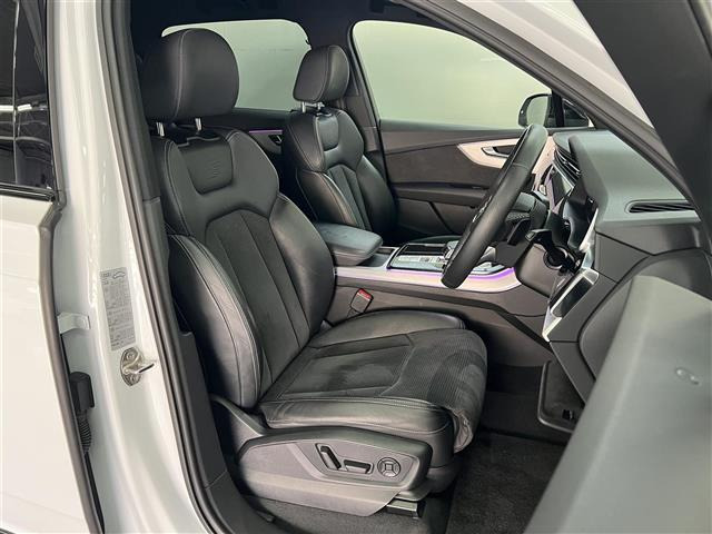 Q755 TFSI クワトロ Sライン 4WD