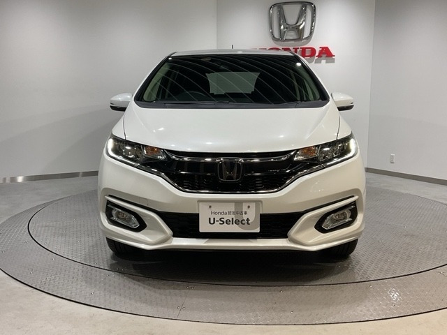 フィット1.3 13G L ホンダセンシング 4WD