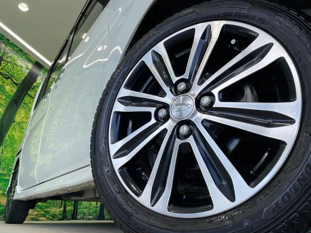 �y����15�C���`�A���~�z�C�[���z�O�ςɃ}�b�`���������A���~�z�C�[���𑕒����Ă���܂��B�e��ЊO�A���~�z�C�[����A�X�^�b�h���X�^�C�����戵�����Ă���܂��B���񂲑��k����������