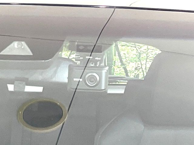 【ドライブレコーダー】ドライブレコーダー装備!走行中はもちろん、あおり運転や事故に遭遇した際、映像で記録し、万一のリスクに備えます。※記録用SDカードはお客様ご自身でご準備いただく必要があります。
