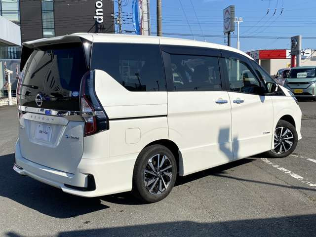 セレナ1.2 e-POWER ハイウェイスターV