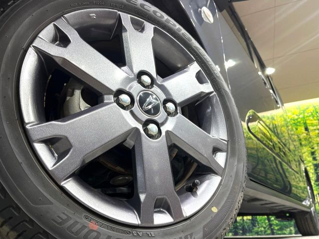 �y����15�C���`�A���~�z�C�[���z�O�ςɃ}�b�`���������A���~�z�C�[���𑕒����Ă���܂��B�e��ЊO�A���~�z�C�[����A�X�^�b�h���X�^�C�����戵�����Ă���܂��B���񂲑��k����������