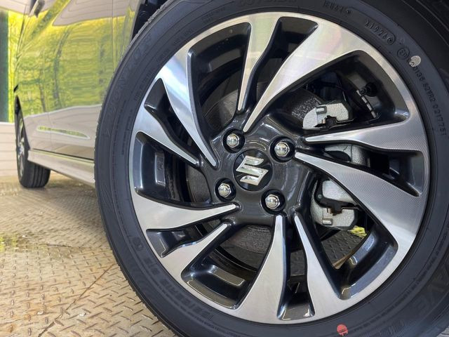 �y����15�C���`�A���~�z�C�[���z�O�ςɃ}�b�`���������A���~�z�C�[���𑕒����Ă���܂��B�e��ЊO�A���~�z�C�[����A�X�^�b�h���X�^�C�����戵�����Ă���܂��B���񂲑��k����������