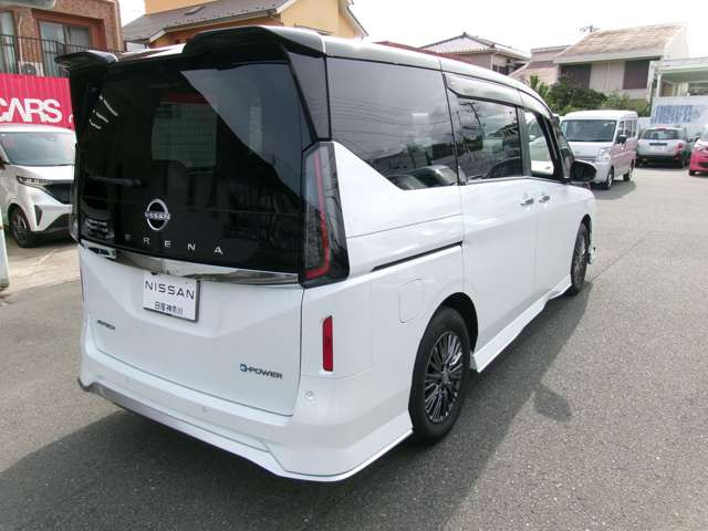 セレナ1.4 e-POWER AUTECH