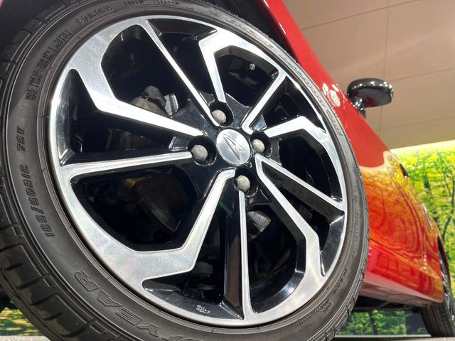 �y����16�C���`�A���~�z�C�[���z�O�ςɃ}�b�`���������A���~�z�C�[���𑕒����Ă���܂��B�e��ЊO�A���~�z�C�[����A�X�^�b�h���X�^�C�����戵�����Ă���܂��B���񂲑��k����������