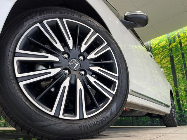 �y����16�C���`�A���~�z�C�[���z�O�ςɃ}�b�`���������A���~�z�C�[���𑕒����Ă���܂��B�e��ЊO�A���~�z�C�[����A�X�^�b�h���X�^�C�����戵�����Ă���܂��B���񂲑��k����������