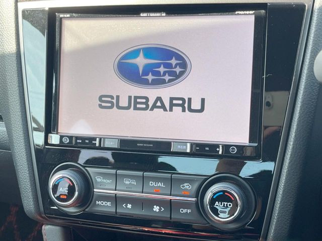 �y����8�C���`�i�r�z�l�C�̏����i�r�𑕔����Ă���܂��B�i�r�̎g���₷���͂������A�I�[�f�B�I�@�\���[��!�L�����v�◷�s�͂������A�ʋ΂┃�����ȂǕ��i�̃h���C�u���y�����Ȃ�͂���