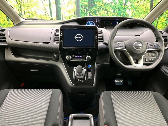 セレナ1.2 e-POWER ハイウェイスターV