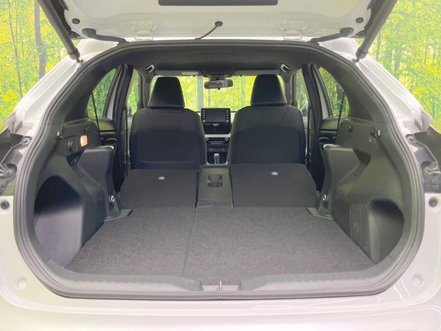 積み下ろしのしやすいデッキにはたっぷりと荷物を積み込んでいただけます。遊びから仕事まで、様々なシーンで頼れます♪