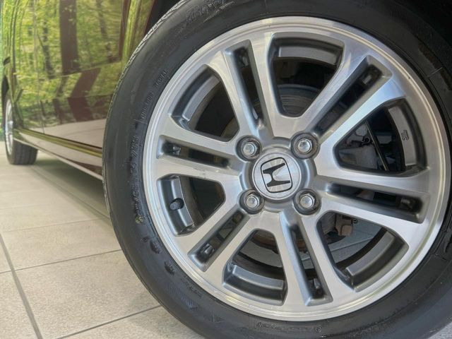 �y����14�C���`�A���~�z�C�[���z�O�ςɃ}�b�`���������A���~�z�C�[���𑕒����Ă���܂��B�e��ЊO�A���~�z�C�[����A�X�^�b�h���X�^�C�����戵�����Ă���܂��B���񂲑��k����������