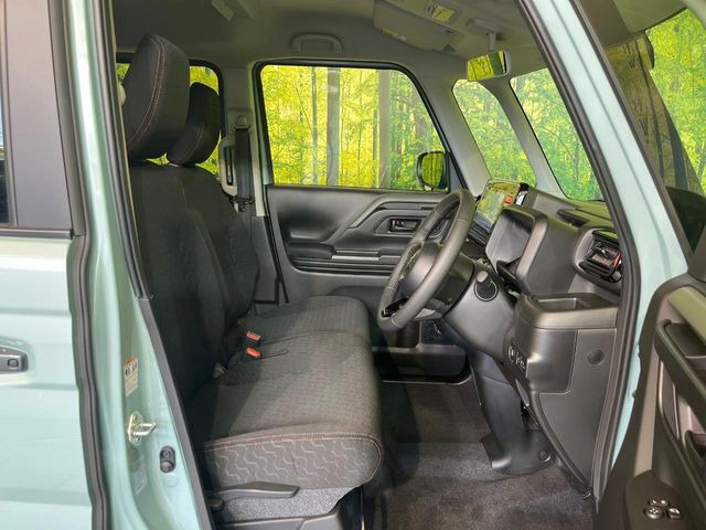 運転席シート廻りは使用感も少なく、良好な状態となっています。丁寧に使われていたことがよくわかりますね。
