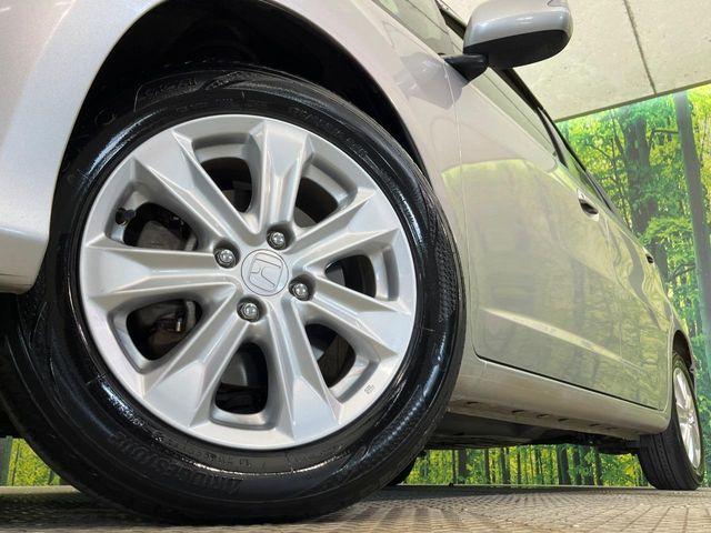 �y����15�C���`�A���~�z�C�[���z�O�ςɃ}�b�`���������A���~�z�C�[���𑕒����Ă���܂��B�e��ЊO�A���~�z�C�[����A�X�^�b�h���X�^�C�����戵�����Ă���܂��B���񂲑��k����������