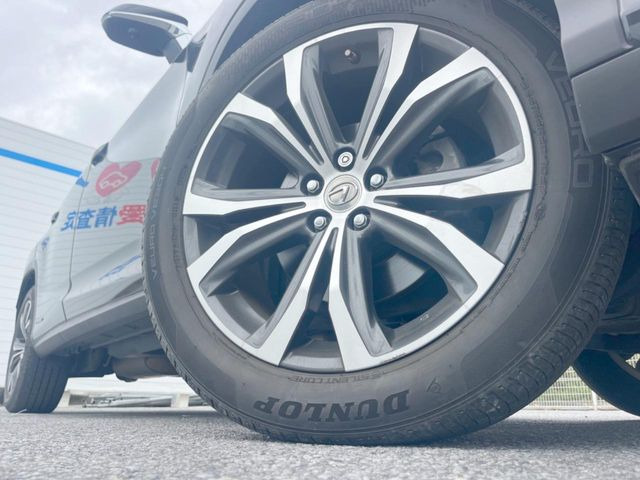 �y�����A���~�z�C�[���z�O�ςɃ}�b�`���������A���~�z�C�[���𑕒����Ă���܂��B�e��ЊO�A���~�z�C�[����A�X�^�b�h���X�^�C�����戵�����Ă���܂��B���񂲑��k����������