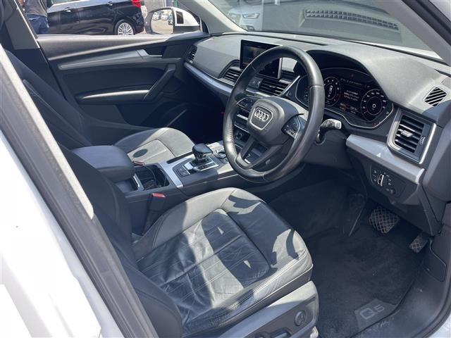 Q52.0 TFSI クワトロ 4WD