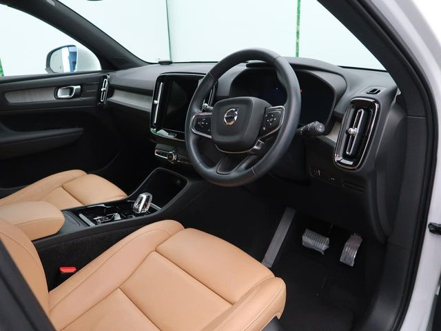 XC40B4 AWD インスクリプション 4WD