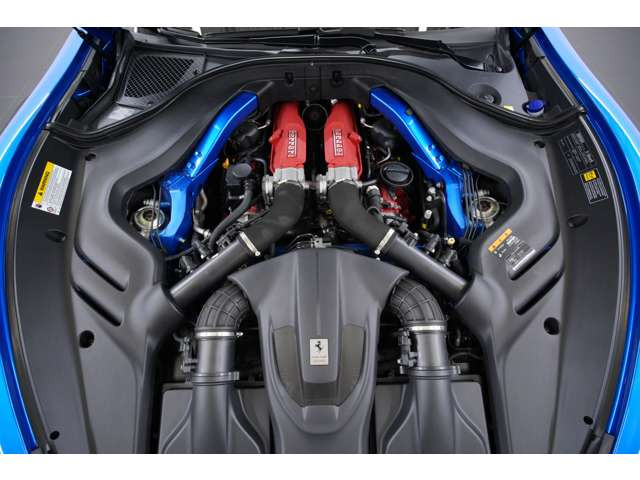 3.9L V�^8�C��DOHC�c�C���^�[�{�A620ps/77.5kgm�A�S��&times;�S��&times;�S��mm 4656&times;1974&times;1301mm