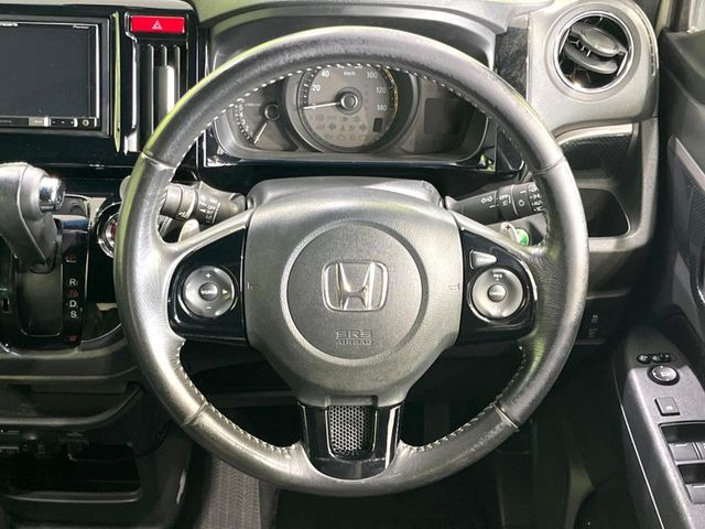 �y�����v�����X�e�A�����O�z�㎿�Ȋv���g�p���邱�ƂŁA��ɂ����������݂ƂĂ��^�]���₷���n���h���ł���
