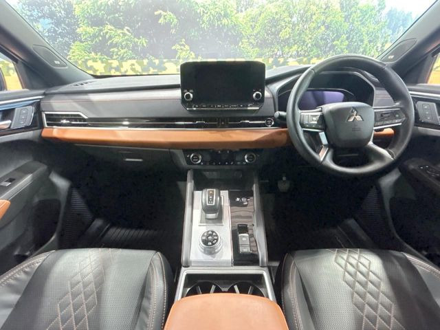 アウトランダーPHEV 2.4 P 4WD