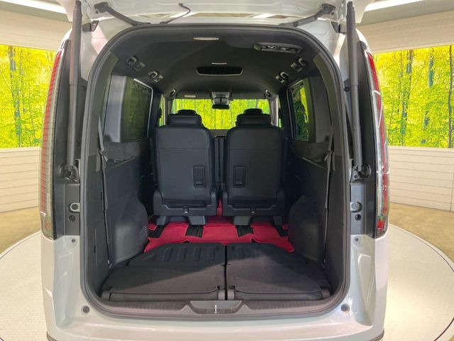 ドライバーによって運転しやすいポジションは異なり、あの車はどうなのか不安なこともありますよね。気になるお車は店頭で乗り込んでご確認いただけます♪