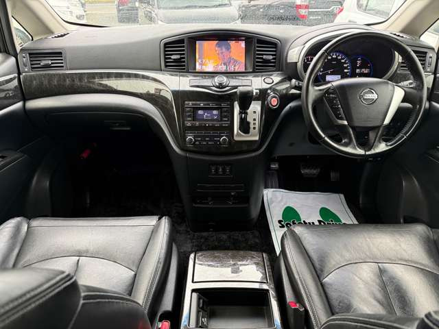 エルグランド2.5 ライダー ブラックライン 4WD