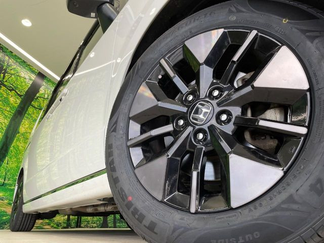 �y����16�C���`�A���~�z�C�[���z�O�ςɃ}�b�`���������A���~�z�C�[���𑕒����Ă���܂��B�e��ЊO�A���~�z�C�[����A�X�^�b�h���X�^�C�����戵�����Ă���܂��B���񂲑��k����������