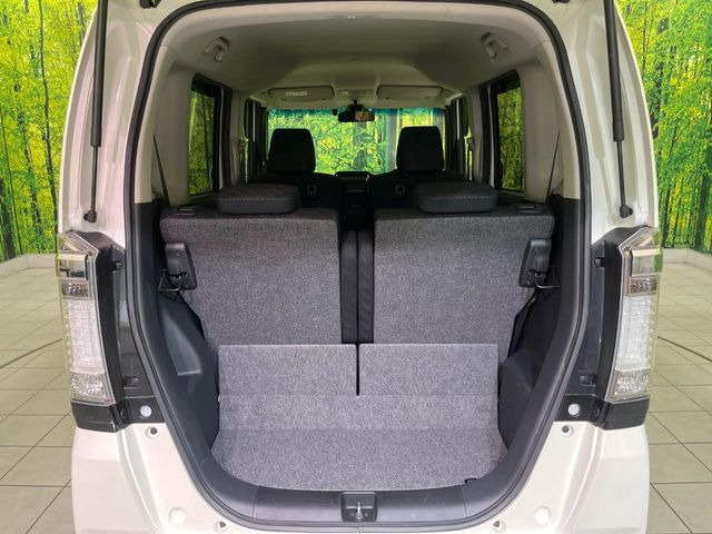 普段のお買い物や通勤、送迎等に十分な荷室スペースを確保しております。セカンドシートを倒すと、大きな荷物の積載も可能です♪