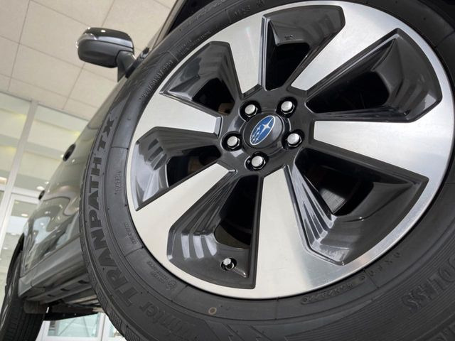 �y����17�C���`�A���~�z�C�[���z�O�ςɃ}�b�`���������A���~�z�C�[���𑕒����Ă���܂��B�e��ЊO�A���~�z�C�[����A�X�^�b�h���X�^�C�����戵�����Ă���܂��B���񂲑��k����������
