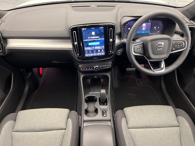 XC40プラス B3