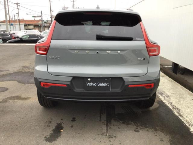 XC40ウルトラ B4 AWD ダークエディション 4WD