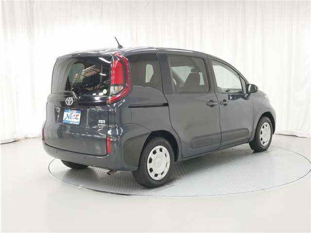 シエンタハイブリッド 1.5 G E-Four 4WD