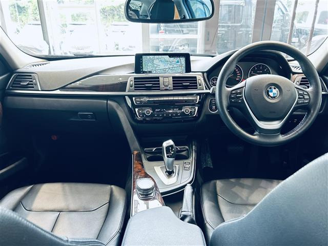 3シリーズセダン320d ラグジュアリー
