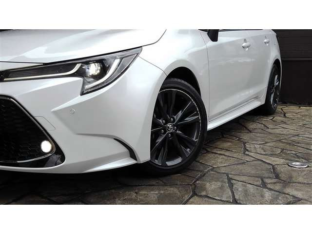 カローラツーリング1.8 ハイブリッド W×B