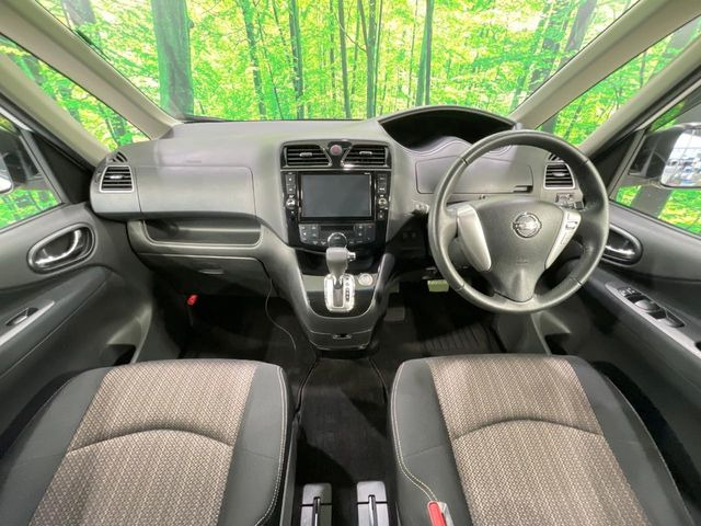 セレナ2.0 ハイウェイスター S-HYBRID アドバンスドセーフティパッケージ