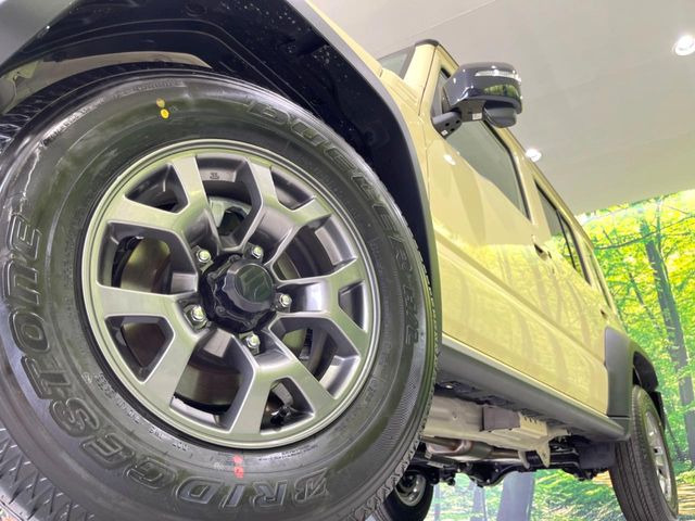 �y����15�C���`�A���~�z�C�[���z�O�ςɃ}�b�`���������A���~�z�C�[���𑕒����Ă���܂��B�e��ЊO�A���~�z�C�[����A�X�^�b�h���X�^�C�����戵�����Ă���܂��B���񂲑��k����������