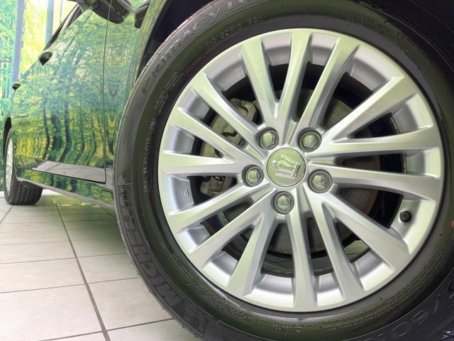 �y����16�C���`�A���~�z�C�[���z�O�ςɃ}�b�`���������A���~�z�C�[���𑕒����Ă���܂��B�e��ЊO�A���~�z�C�[����A�X�^�b�h���X�^�C�����戵�����Ă���܂��B���񂲑��k����������