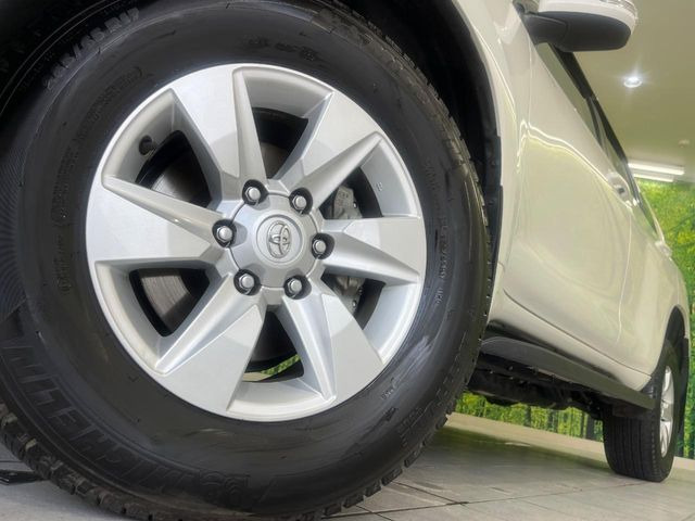 �y����17�C���`�A���~�z�C�[���z�O�ςɃ}�b�`���������A���~�z�C�[���𑕒����Ă���܂��B�e��ЊO�A���~�z�C�[����A�X�^�b�h���X�^�C�����戵�����Ă���܂��B���񂲑��k����������