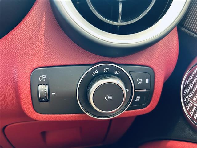 ステルヴィオ2.0 ターボ Q4 ヴェローチェ 4WD
