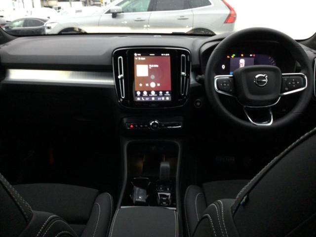 XC40ウルトラ B4 AWD ダークエディション 4WD