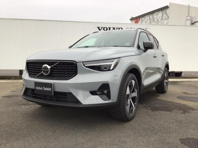 XC40ウルトラ B4 AWD ダークエディション 4WD