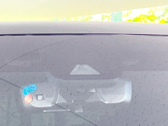 �y�g���^�Z�[�t�e�B�Z���X�z���s���ɑO���̎ԗ�����F�����A�Փ˂������Ȏ��͌x��ƃu���[�L�ŏՓˉ���Ɣ�Q�y�����A�V�X�g�B�����S�Ƀh���C�u�����y���݂��������܂��B