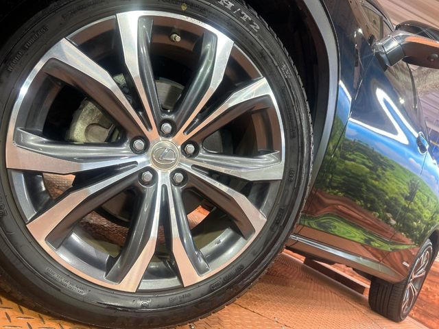 �y����20�C���`�A���~�z�C�[���z�O�ςɃ}�b�`���������A���~�z�C�[���𑕒����Ă���܂��B�e��ЊO�A���~�z�C�[����A�X�^�b�h���X�^�C�����戵�����Ă���܂��B���񂲑��k����������