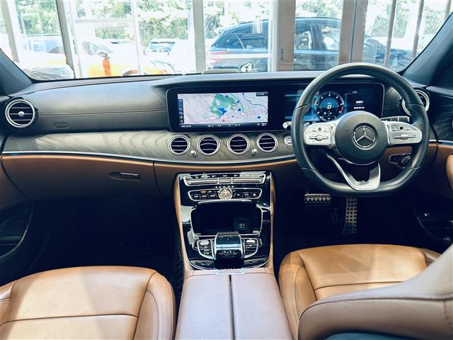 EクラスE220d アバンギャルド AMGライン