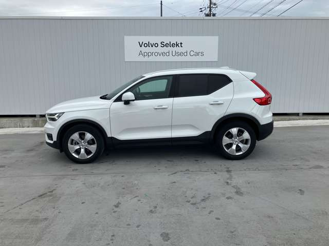 XC40B4 AWD モメンタム 4WD
