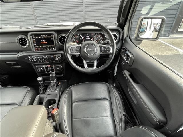 ラングラーアンリミテッド サハラ 4WD