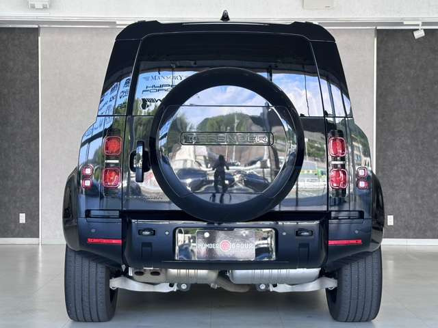 ディフェンダー110 X ダイナミック HSE 3.0L D300 ディーゼル 4WD