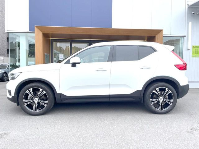 XC40B4 AWD インスクリプション 4WD
