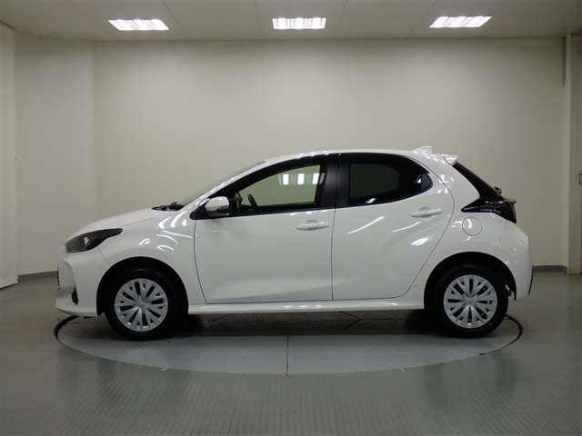 ヤリス1.5 ハイブリッド X E-Four 4WD