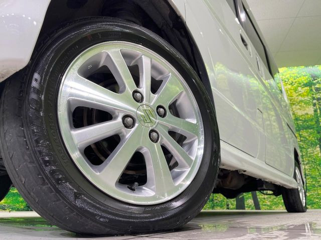 �y����14�C���`�A���~�z�C�[���z�O�ςɃ}�b�`���������A���~�z�C�[���𑕒����Ă���܂��B�e��ЊO�A���~�z�C�[����A�X�^�b�h���X�^�C�����戵�����Ă���܂��B���񂲑��k����������